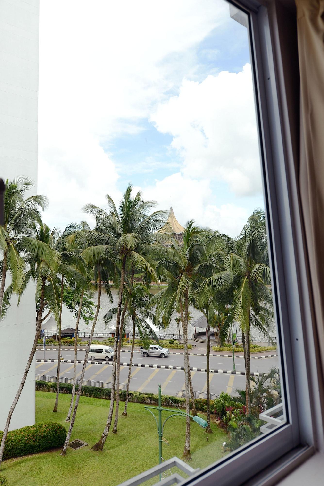 Tune Hotel - Waterfront Kuching Eksteriør billede